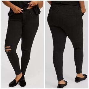 Torrid Bombshell Skinny Premium Stretch High-Rise Jean 24R NWT Black Grenada